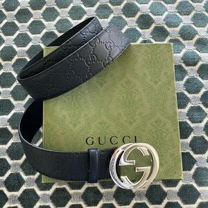 GUCCI Women’s Leather Belt Navy. Silver Buckle. Like New …AUTHENTIC